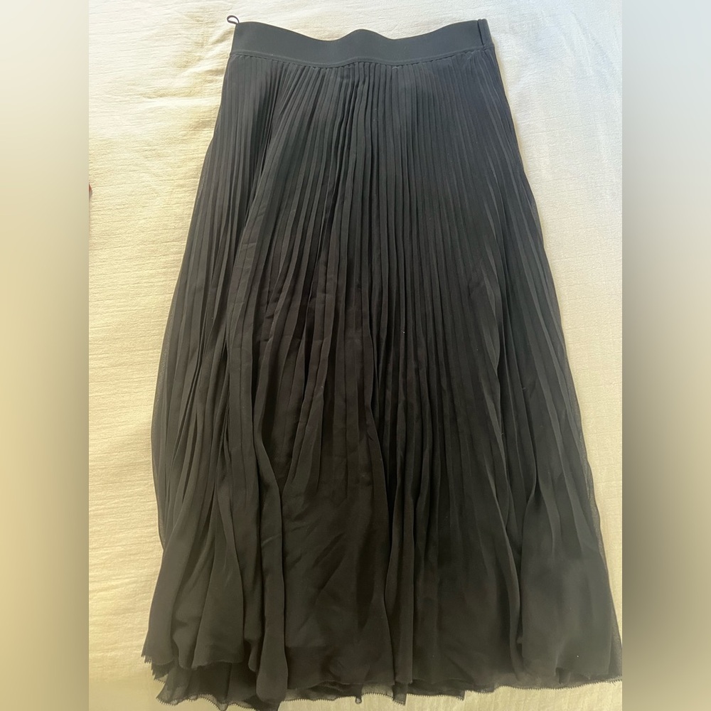 Aritzia Twirl Black Midi Pleated Skirt - Picture 2 of 2